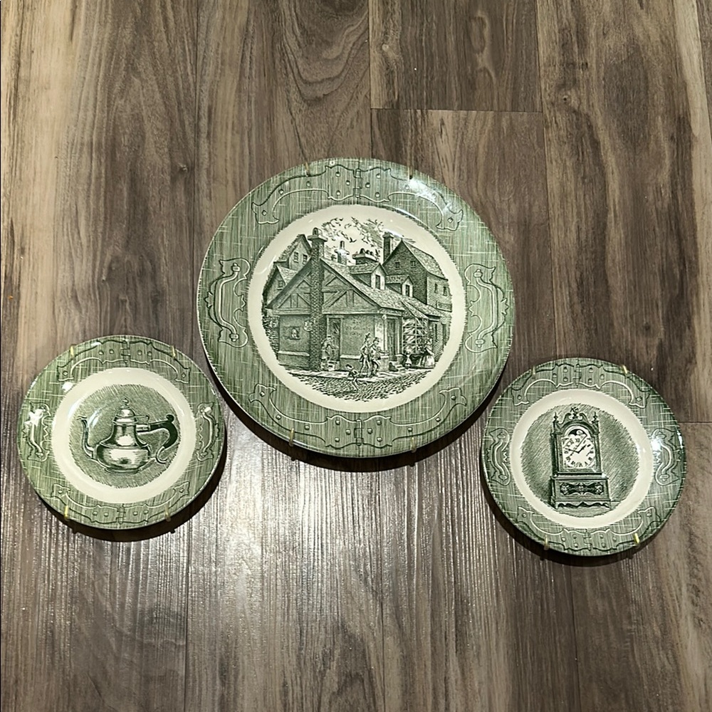 🍃 Vintage Green Transferware Plate Trio | English Cottage Wall Decor